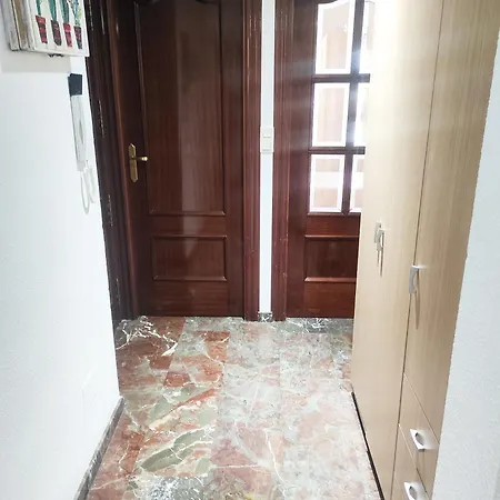 Piso Compartido Delyrent, Zona Corteingles Nogales 25 * Хаэн